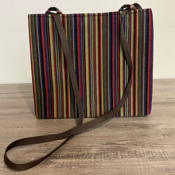 Rare- Laura Maclay Purse - Picture 2 of 9